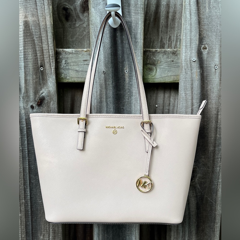 🎉HP!🎉 Michael Kors Large Jet Set Travel Tote in Buff - Picture 2 of 9